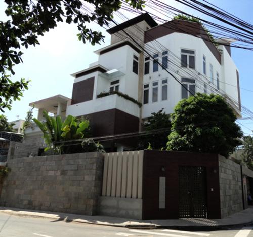 Nhà chính chủ cần bán rất gấp nhà góc 3 mặt tiền thục đường Rạch Bùng Binh P.9 quận 3 giá bán 11 tỷ