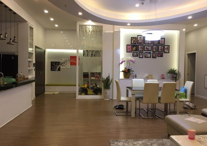 Bán căn hộ penthouse Sunrise City DT 180m2 có 3PN nội thất hiện đại có sân vườn bán 11 tỷ 0908649849