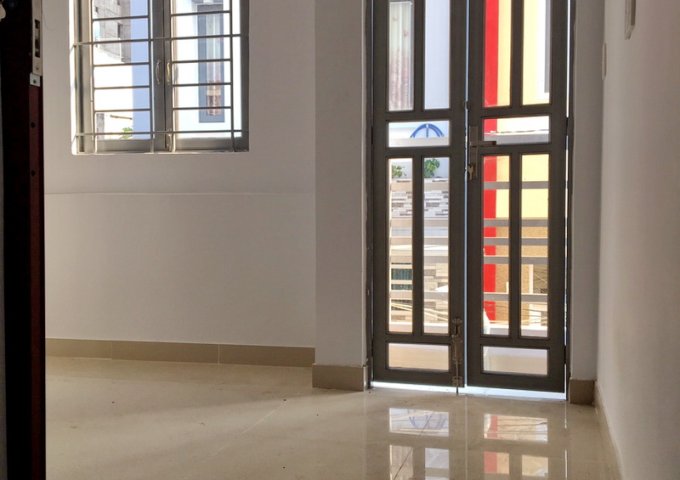 Bán nhà nhỏ 1 lầu hẻm 1313 Huỳnh Tấn Phát, Phú Thuận, Quận 7. Giá 800 triệu