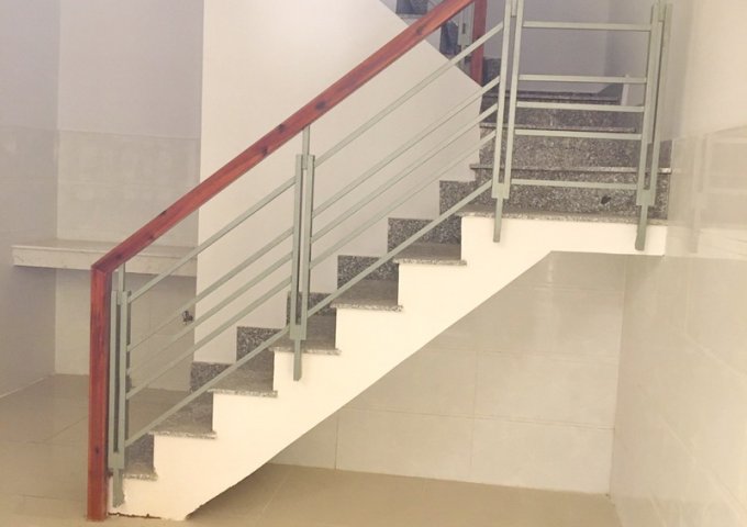 Bán nhà nhỏ 1 lầu hẻm 1313 Huỳnh Tấn Phát, Phú Thuận, Quận 7. Giá 800 triệu