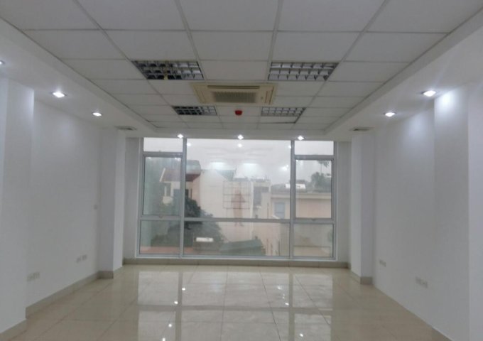 130 Quán Thánh, Ba Đình, cho thuê văn phòng 30 m2 - 45m2, có hầm để xe