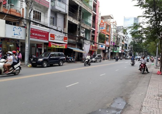 Cho thuê nhà mặt phố tại đường Võ Văn Tần, Phường 5, Quận 3, TP. HCM