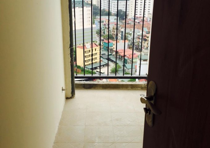 Bán cắt lỗ bán gấp căn hộ tầng 18-07 DT: 73m2, chung cư 89 Phùng Hưng, giá: 1.050 tỷ, 0936335369