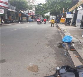 399 Lạc Long Quân, P5, quận 11, tiện KD mua bán, gần Đầm Sen, DT 4.2x16m, 1 lầu, khu 11.7 tỷ