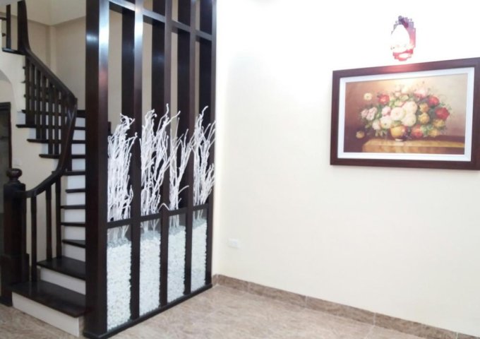 Bán nhà ngõ 85 phố 8/3, Quỳnh Mai, Hai Bà Trưng, 33m2, 5 tầng mới đẹp, ô tô cách 30m, giá 2,65 tỷ