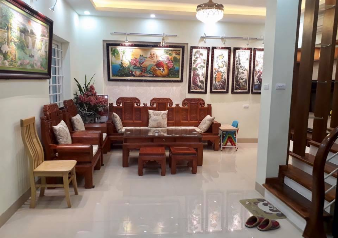 Siêu phẩm lung linh nhà Nguyễn Chỉnh ở HM,  35m2x5 tầng, MT 4.2m, l/h : mr.Linh 0898073144.