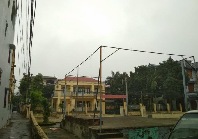 Chính chủ bán đất tổ 20, phường Thượng Thanh, diện tích 80m2, giá rẻ. LH Ninh 0931705288