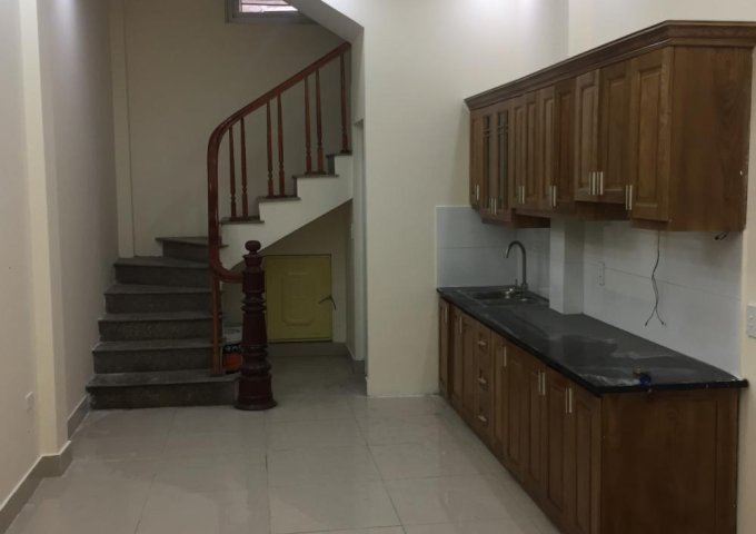 Bán nhà 2,55 tỷ phân lô ngõ 33 Lãng Yên, Hai Bà Trưng, 33m2, 5 tầng mới đẹp, cách phố đúng 30m