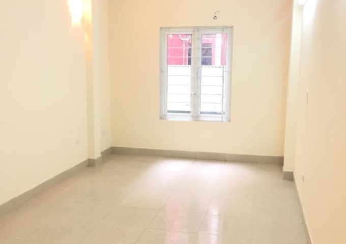 Bán nhà 2,55 tỷ phân lô ngõ 33 Lãng Yên, Hai Bà Trưng, 33m2, 5 tầng mới đẹp, cách phố đúng 30m