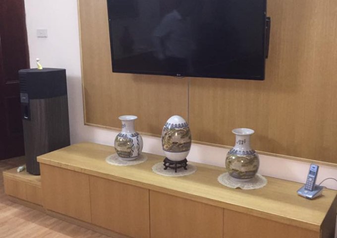 Cho thuê chung cư 25T2 tòa N05 Hoàng Đạo Thúy, Trung Hòa, Cầu Giấy, 162m2, 3 PN, cơ bản, 15 tr/th