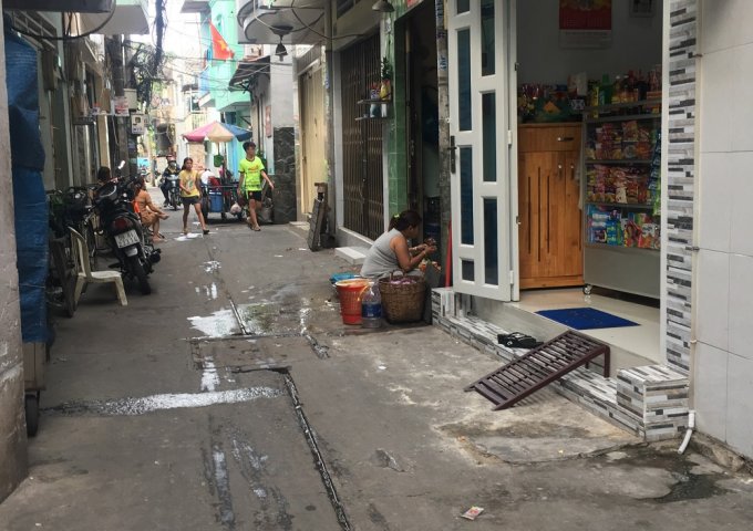 Bán nhà mới, hẻm 152/64 Lạc Long Quân, Q11, DT 3,2x10m, giá: 2,6 tỷ