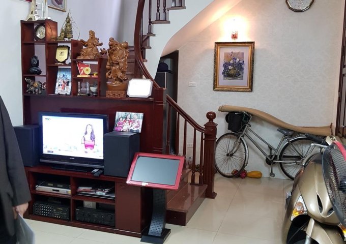 Bán nhà 3,2 tỷ ngõ 307 Bạch Mai, Lê Thanh Nghị, DT 40m2, 4 tầng, thoáng trước sau cách 20m ra phố
