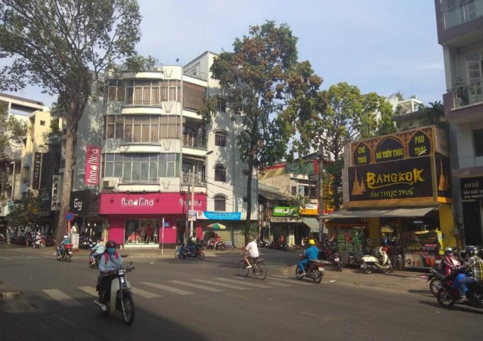 Cho thuê nhà mặt phố Nguyễn Trãi, Phường 8, Quận 5,