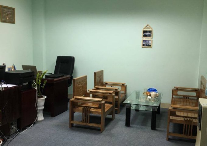 Cho thuê văn phòng mặt phố Hoàng Sâm diện tích 30m2 giá 5tr full đồ, vệ sinh khép kín.