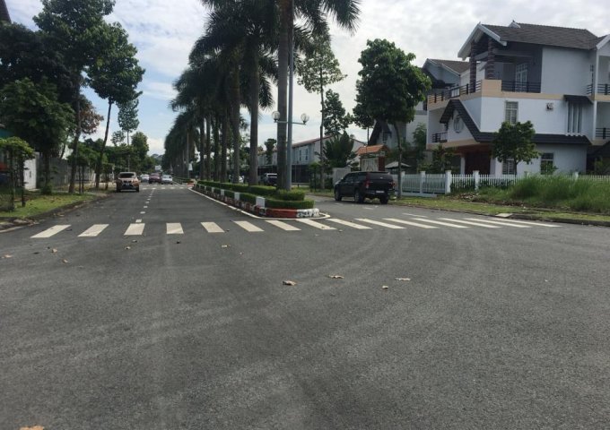 Lô đất biệt thự khu Tiamo Phú Thịnh tọa lạc tại một vị trí đẹp, đối diện bên sông Sài Gòn