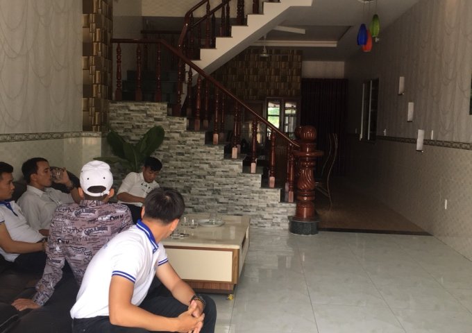 Hot: Bán nhà mới KDC Nguyễn Văn Tiết, KP. Đông Tư, TX Thuận An, BD.trệt, lầu + ST,4 tỷ150