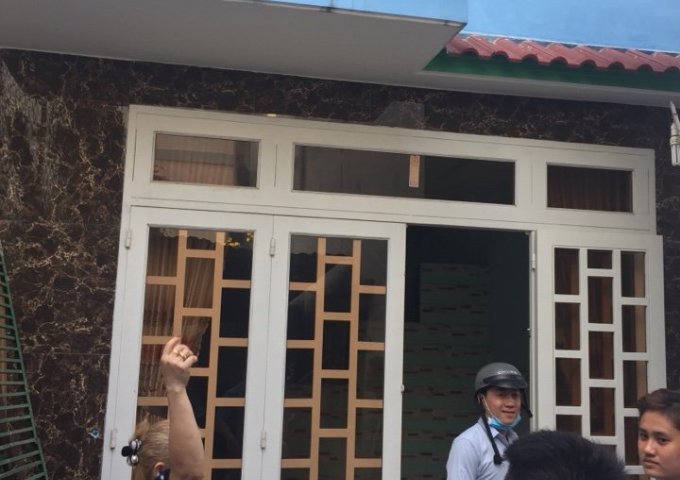 Cần tiền bán gấp nhà hẻm 79/26/2E Bờ Bao Tân Thắng, DT: 4*9,2m