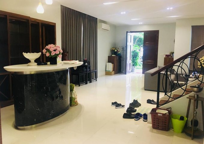 Chính chủ bán biệt thự Vinhomes Riverside Hoa Sữa, Long Biên, DT 270m2, giá 20,5 tỷ