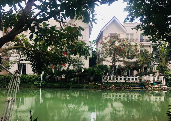 Chính chủ bán biệt thự Vinhomes Riverside Hoa Sữa, Long Biên, DT 270m2, giá 20,5 tỷ