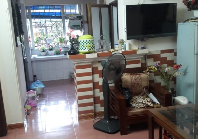 Tôi cần bán nhà ngõ 120 khu tập thể Hoàng Quốc Việt, Nghĩa Tân, Cầu Giấy, 55m2, tầng 3