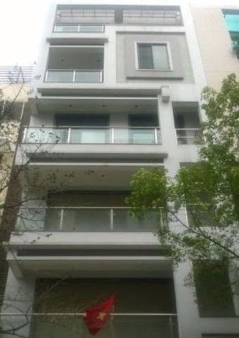 Cần bán gấp nhà mặt phố Thịnh Quang, diện tích 50m2, nhà 5 tầng, giá chỉ hơn 3 tỷ, LH 0982060423