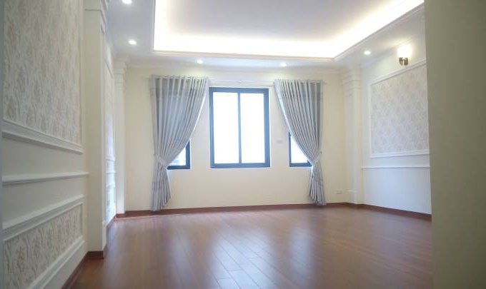 Bán nhà ngõ 55 Huỳnh Thúc Kháng, Láng Hạ, DT 50m2, 6 tầng, thang máy, ô tô vào nhà, giá 12.3 tỷ