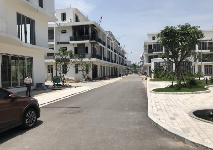 Bán biệt thự liền kề cán bộ chiến sĩ công an giáp nhà văn hóa quận bắc từ liêm DT : 73 m2 giá 4,7 tỷ