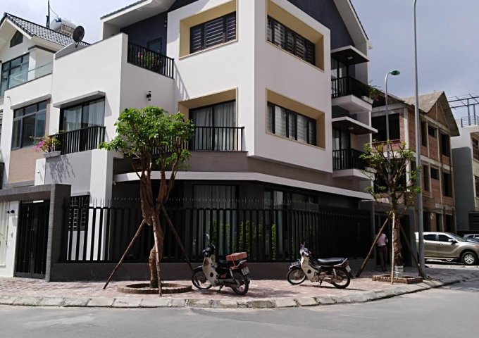 Bán gấp biệt thự Hoa Sữa 9, khu biệt thự Vinhomes Riverside cực đẹp, giá 17 tỷ