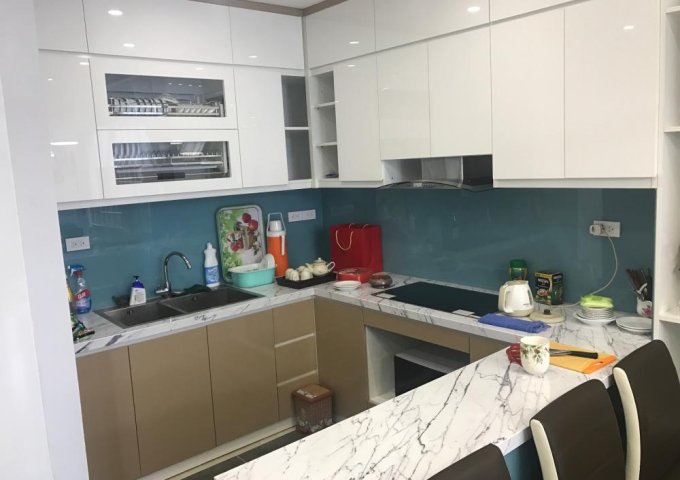 Cho thuê căn hộ cao cấp tại chung cư 170 Đê La Thành, 150m2, 3PN, giá 14triệu/tháng.