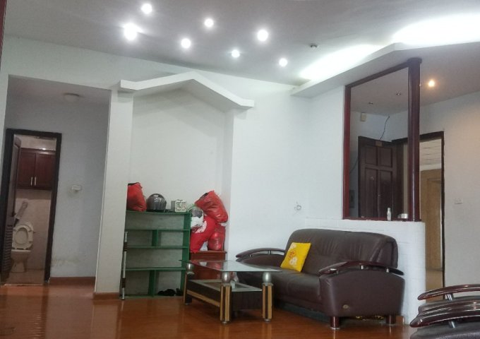 Cho thuê chung cư I9 ngay mặt đường khuất Duy Tiến, 3 phòng ngủ, 100m2, đồ cơ bản 8,5 tr/th