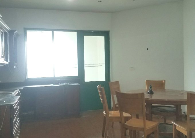 Cho thuê chung cư I9 ngay mặt đường khuất Duy Tiến, 3 phòng ngủ, 100m2, đồ cơ bản 8,5 tr/th