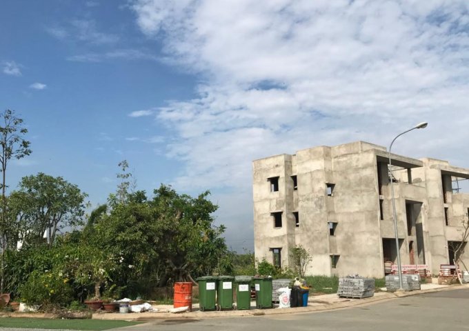 Bán lỗ lô đất Làng Sen Việt Nam, Đức Hòa, Long An, Lô D2, DT 84m2, giá 600tr. LH: 0939187688