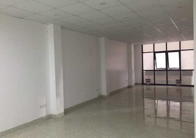 Sàn văn phòng ở mặt đường Đỗ Quang, giá chỉ 15 triệu/tháng. 0936.060.681