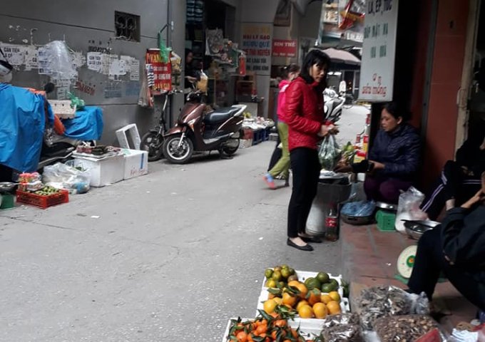 Cần bán nhà phố Trương Định, 42m2, giá 3.6 tỷ.
