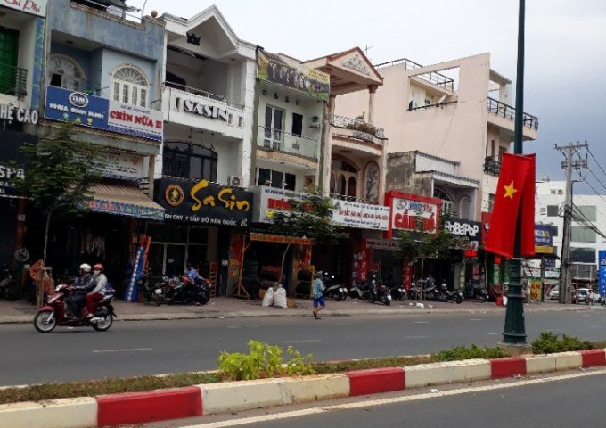 Nhà MT đường Lê Văn Việt, phường Tân Phú, quận 9, DT 520m2, giá 60 tỷ