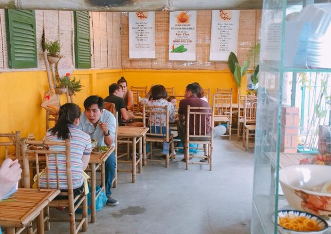 Share lại mặt bằng bán đồ ăn sáng và ăn trưa trước chung cư M-One