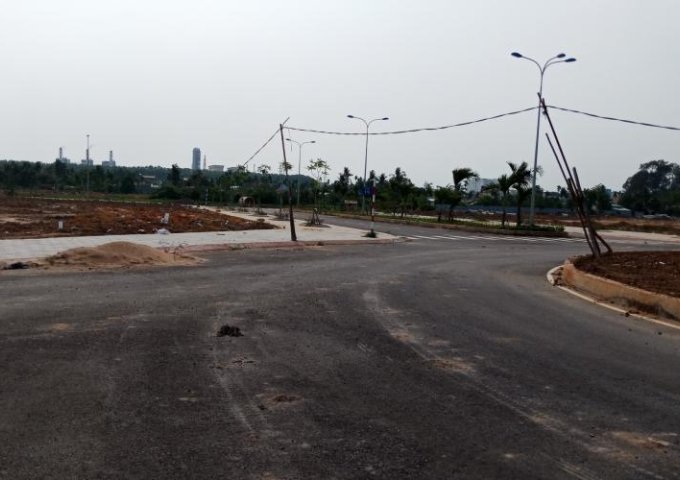 Bán đất TT Biên Hòa, mặt tiền đường Nguyễn Thị Tồn đối diện KCN Pounchen, sổ đỏ thổ cư