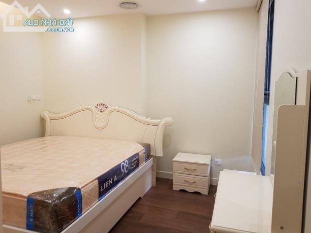 Cho thuê căn hộ chung cư Trần Đăng Ninh, 3 phòng ngủ, đủ đồ sẵn ở giá chỉ 8 tr/th – 0906.284.936