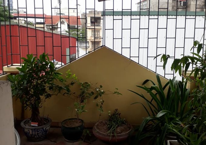 Bán nhà ngõ 39 Giang Văn Minh DT 20m2, xây 5 tầng, giá 2 tỷ