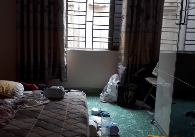 Bán nhà ngõ 39 Giang Văn Minh DT 20m2, xây 5 tầng, giá 2 tỷ