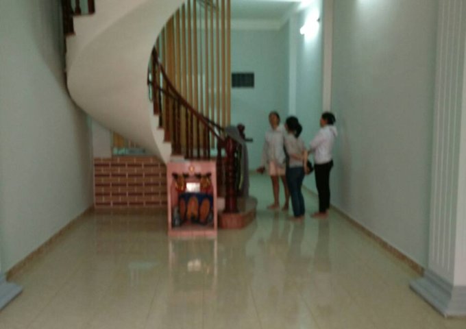 Cho thuê lại  Nhà nguyên căn hẻm 227, đường Bùi Minh Trực, Quận 8. Diện tích ngang 4.5m, dài 16m