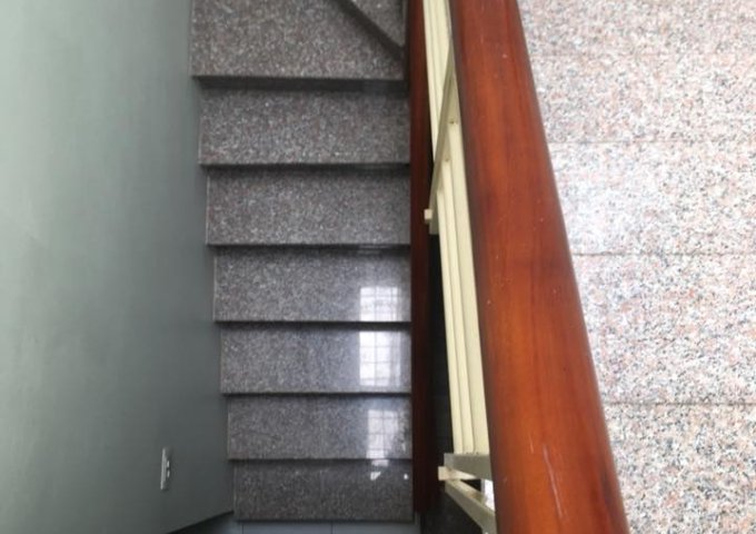 Chính chủ bán nhà số 96F ngõ 42 Võ Thị Sáu, vị trí đẹp, giao thông thuận lợi, giá rẻ, sổ đỏ CC