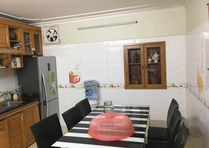 Chính chủ bán nhà số 96F ngõ 42 Võ Thị Sáu, vị trí đẹp, giao thông thuận lợi, giá rẻ, sổ đỏ CC