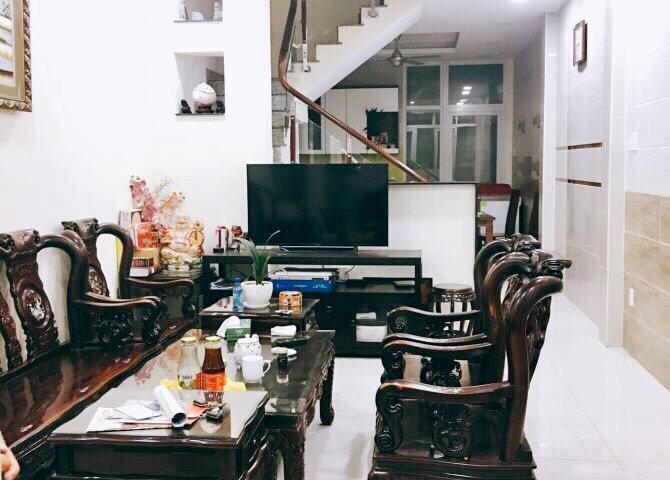 Cần bán gấp nhà hẻm 49  Huỳnh Mẫn Đạt, phường  19, vuông vức 80m, 13.4 tỷ, nhà đẹp.