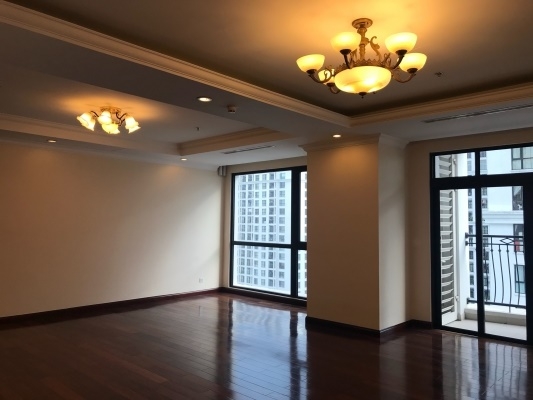 Cần bán căn góc căn hộ chung cư cao cấp 3 phòng ngủ, tòa R2 tầng 26 Royal City, Quận Thanh Xuân