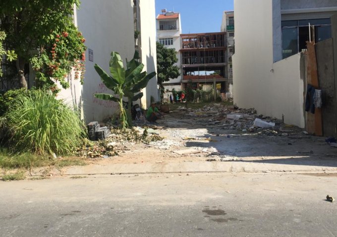 Bán Đất Nền  Him Lam Kênh Tẻ, Quận 7, giá 111 tr/m2, lô B,  100m2, đường 12m. Lh: 0913.050.053