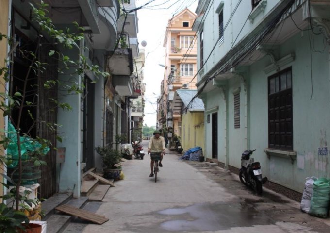 Cần tiền bán nhà 4 tầng, kế bên chợ Giàu, Từ Sơn, Bắc Ninh