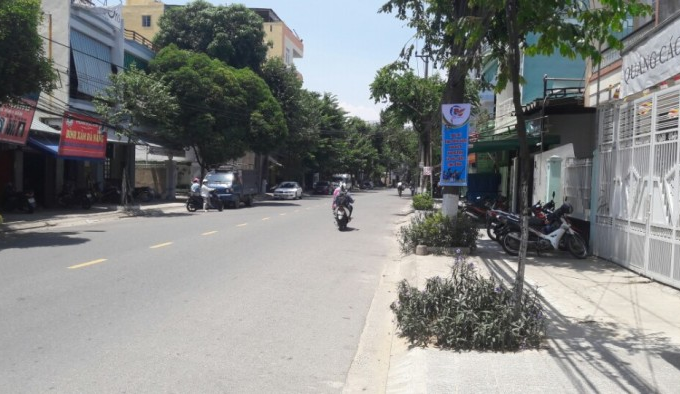 Bán nhà 4 tầng mặt tiền Núi Thành, DT 170m2, DTSD: 635m2, giá 16.9 tỷ. 0902306159