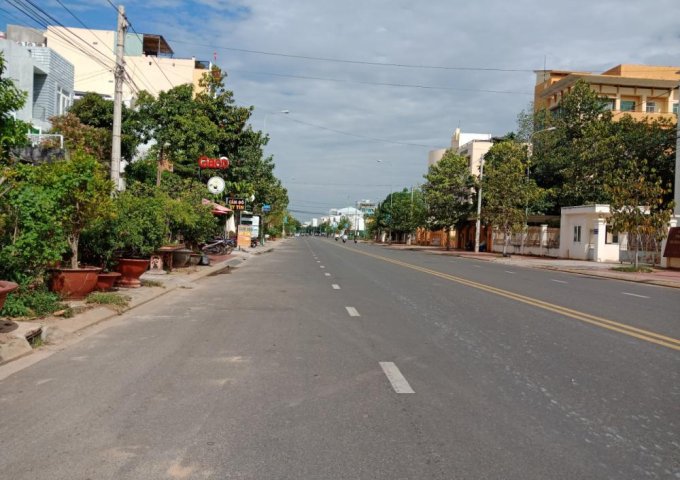 Bán nhanh 2 lô liền kề mặt tiền đường Võ Văn Kiệt, Phan Thiết