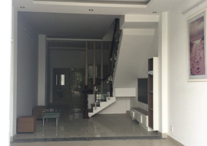 Cần bán gấp nhà đẹp, DT 4x15m, 3 tầng, 3.4 tỷ, hẻm 2279, Huỳnh Tấn Phát, Nhà Bè